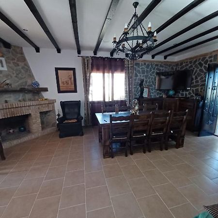 Villa Martinez Alquiler Rural Isabel Alcalá del Valle Exterior foto